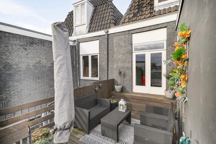 Photo 36 of Zeestraat 78