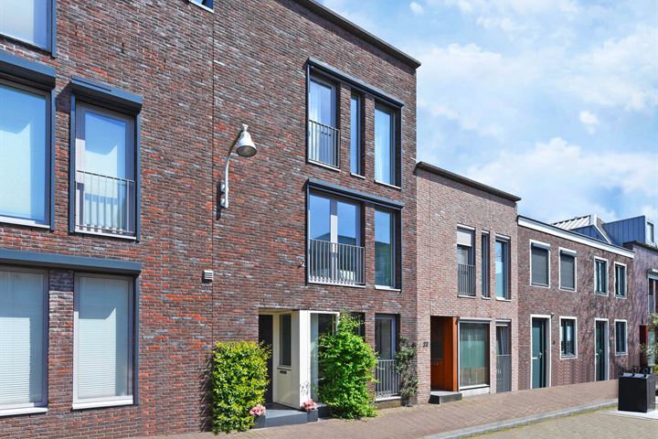 View photo 6 of Laaxumstraat 21