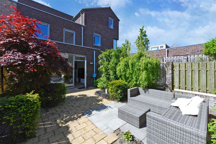 Bekijk foto 42 van Laaxumstraat 21