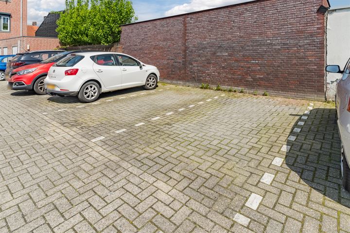 View photo 34 of Paus Adriaanstraat 29-B