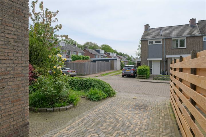 Bekijk foto 25 van Trouwehuislaan 2