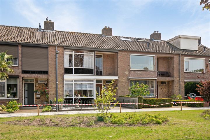 Bekijk foto 1 van Willem van Oranjestraat 11