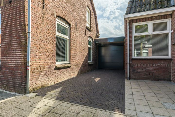 Bekijk foto 56 van Hoge Vonderstraat 17