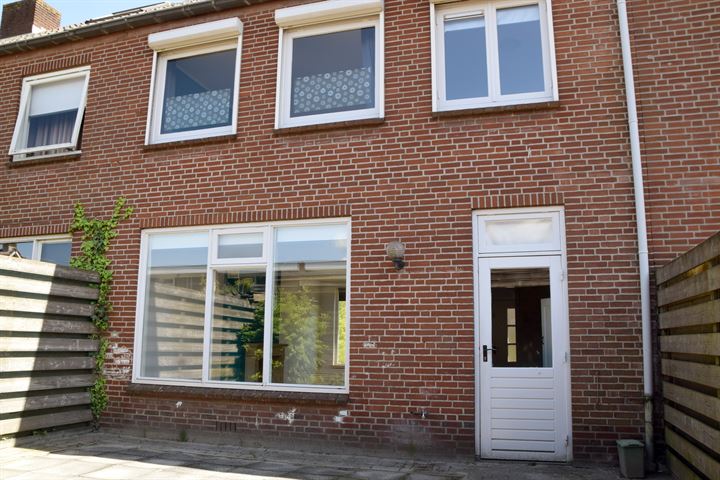 Bekijk foto 32 van Beatrixstraat 3