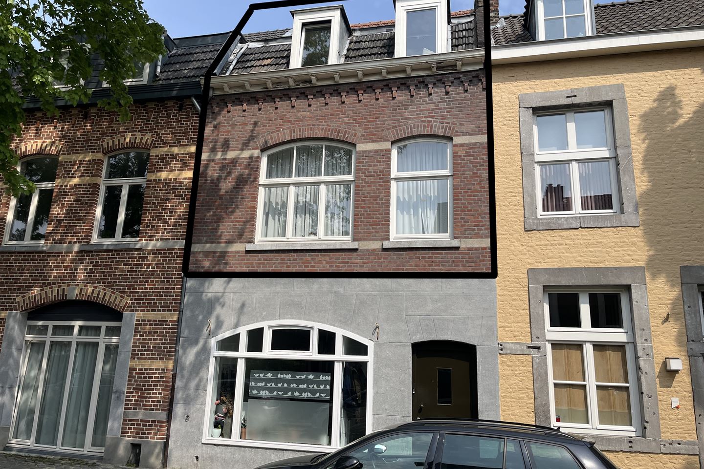 Bekijk foto 1 van Jekerstraat 15-B