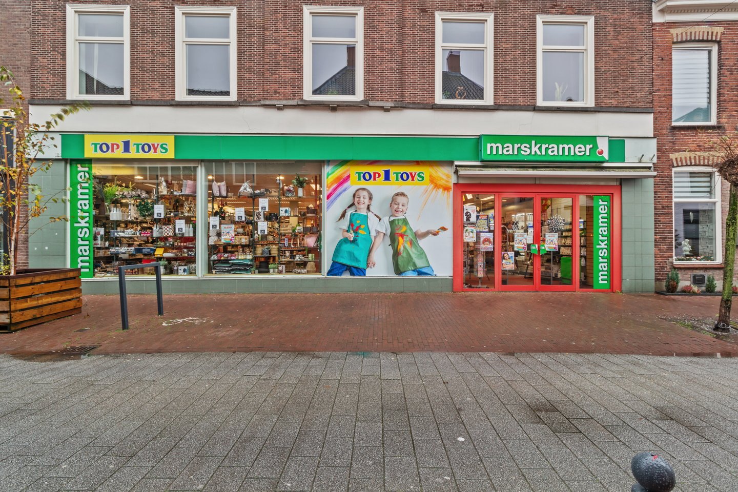 View photo 1 of Prof van Ginnekenstraat 26