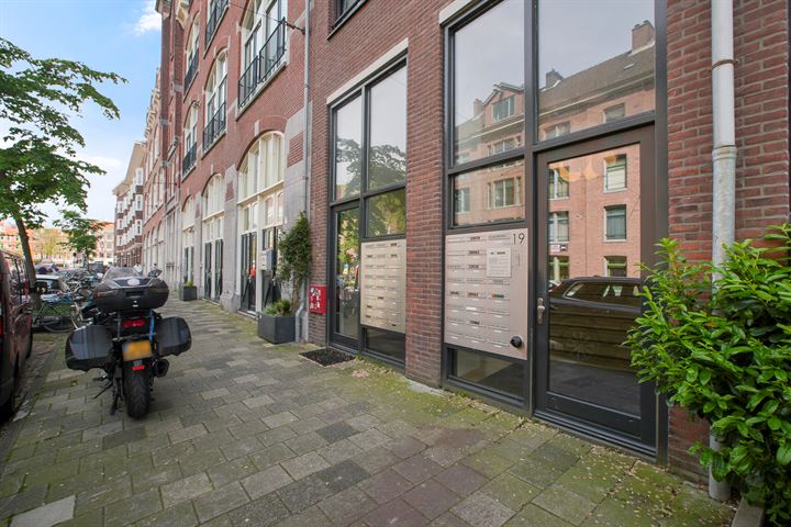 Bekijk foto 19 van Planciusstraat 19-C 4