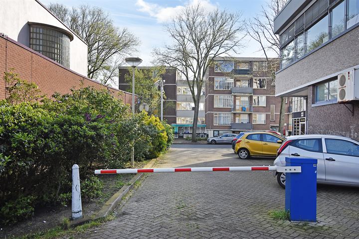 Bekijk foto 31 van Arnold Spoelplein 17