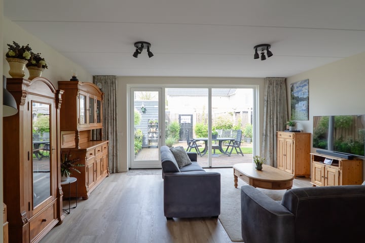 Bekijk foto 4 van J. van der Woerd-Mollstraat 78