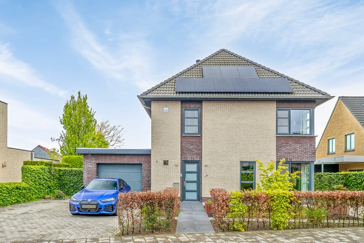 Photo 1 of van Riebeecklaan 37