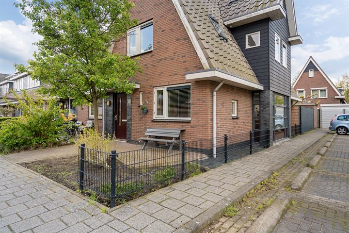 Bekijk foto 41 van Irisstraat 9