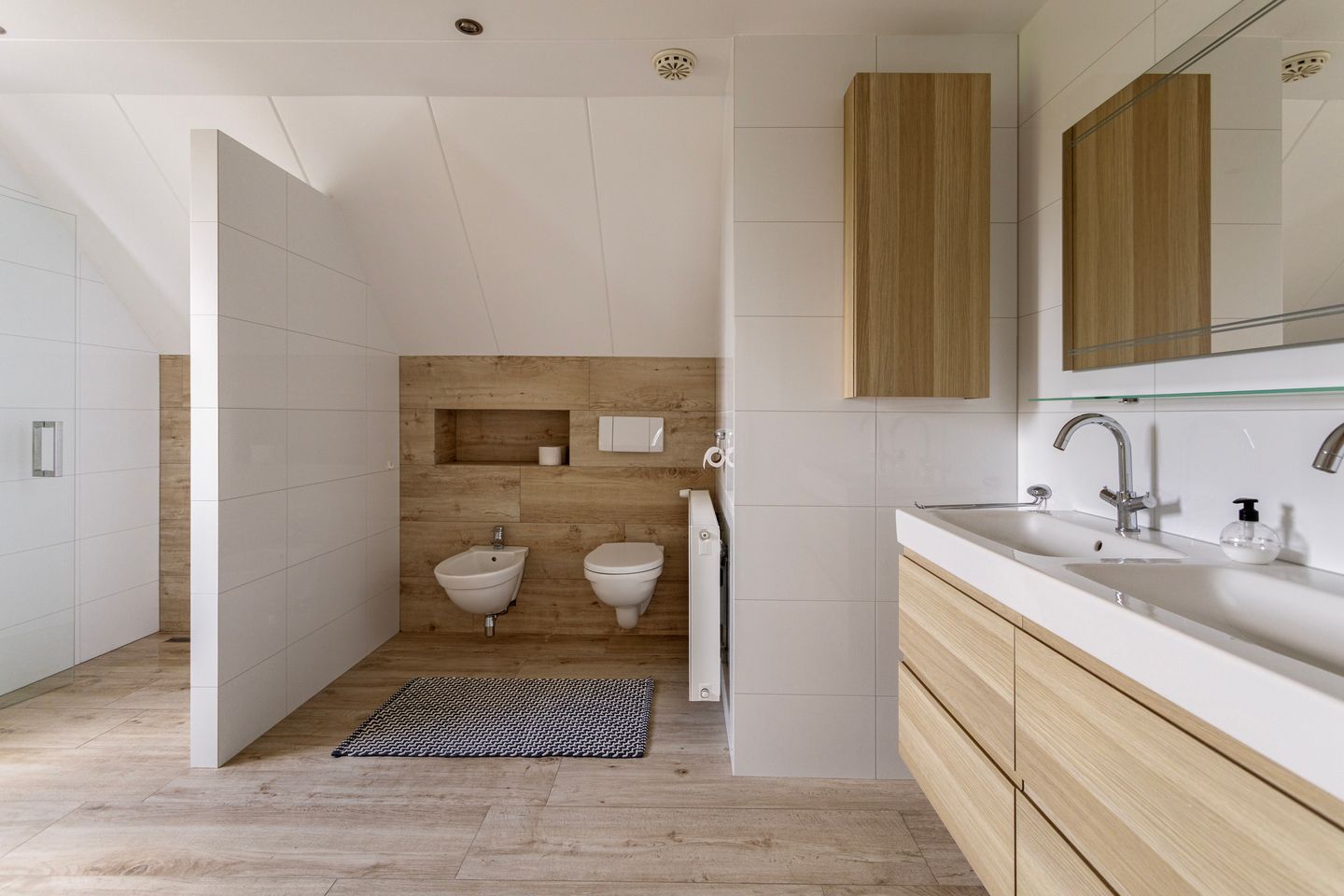 Photo 20 of Bernard van Damstraat 29