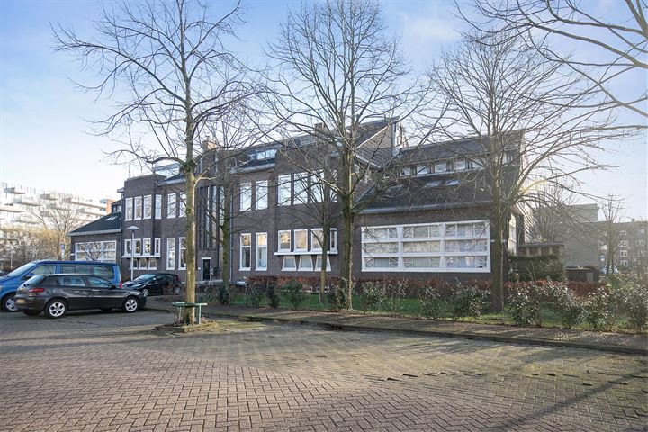 Bekijk foto 3 van Dekhuyzenstraat 52