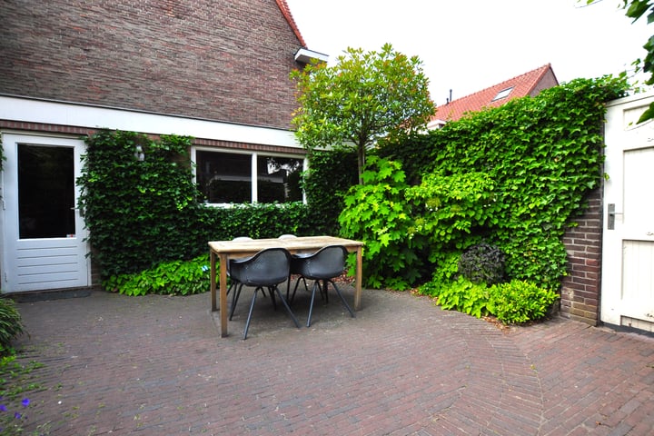 View photo 15 of Chrysantenstraat 1