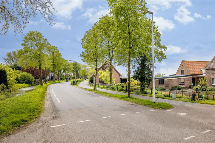 Bekijk foto 35 van Graaf Huibertlaan 36