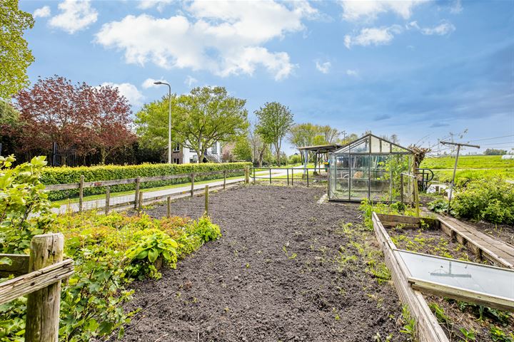 Bekijk foto 32 van Graaf Huibertlaan 36