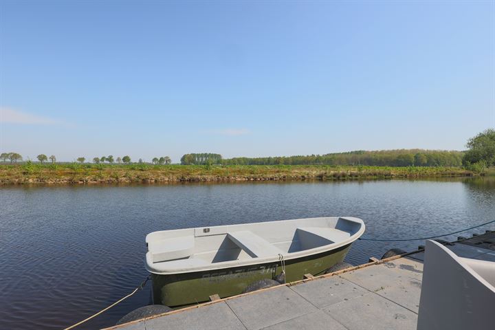 Bekijk foto 33 van Marten Klompienlaan 40