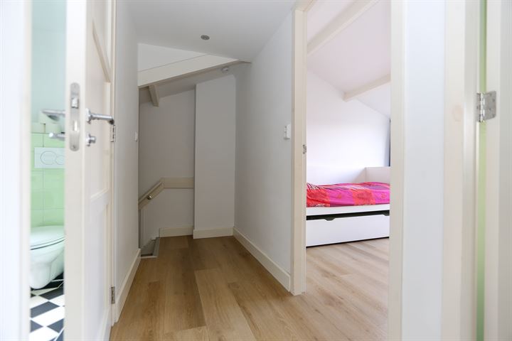 View photo 41 of Oostvlietstraat 34