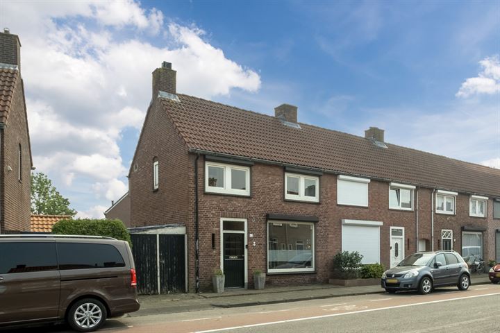 Bekijk foto 1 van Strijenstraat 49