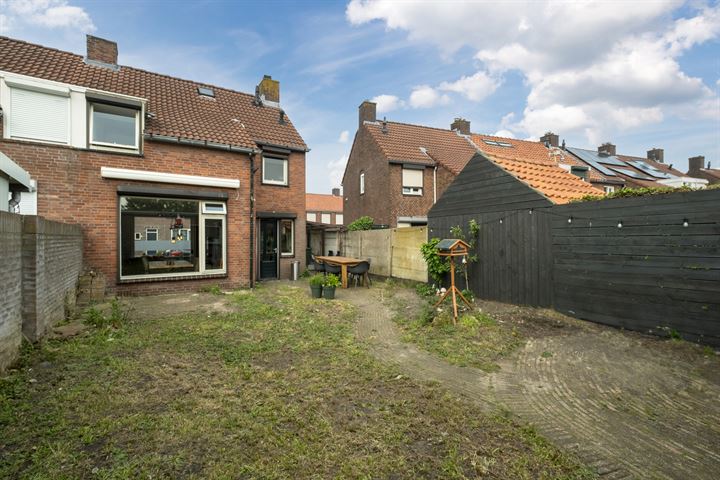 Bekijk foto 21 van Strijenstraat 49