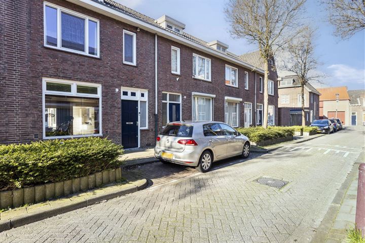 Bekijk foto 2 van Bisschop Metziusstraat 7