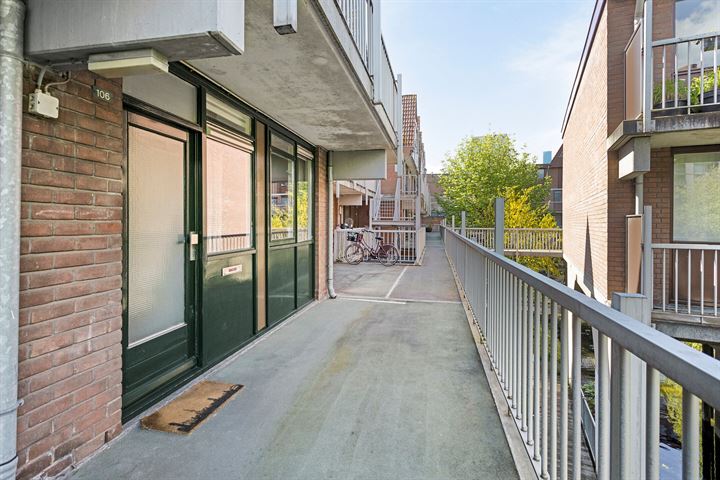 Bekijk foto 23 van Graaf Balderikstraat 106