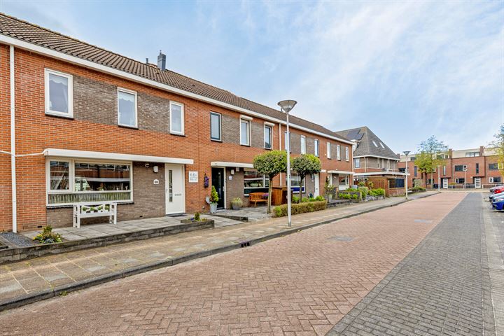 Bekijk foto 28 van Legatostraat 8