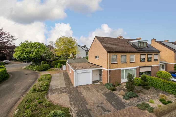 Foto 1 van Metternichstraat 10