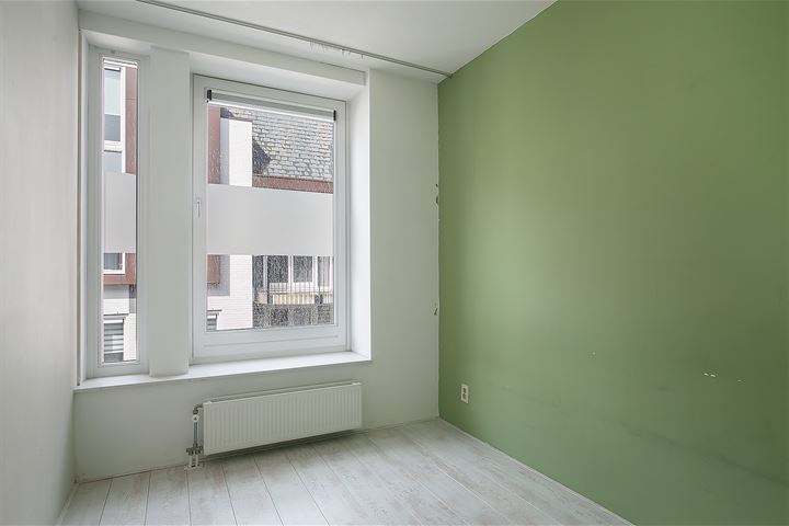 Bekijk foto 30 van Mgr vdn Tillaartstraat 38