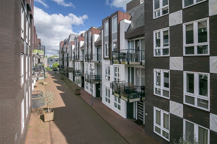 Bekijk foto 48 van Mgr vdn Tillaartstraat 38