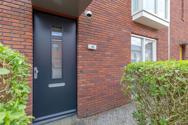 Bekijk foto 52 van Van den Broekstraat 95