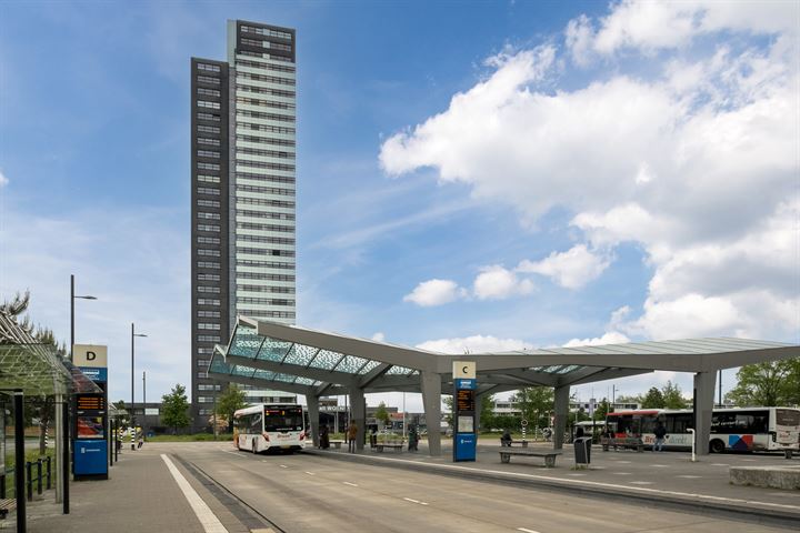 Bekijk foto 32 van Winkelcentrum Woensel 219