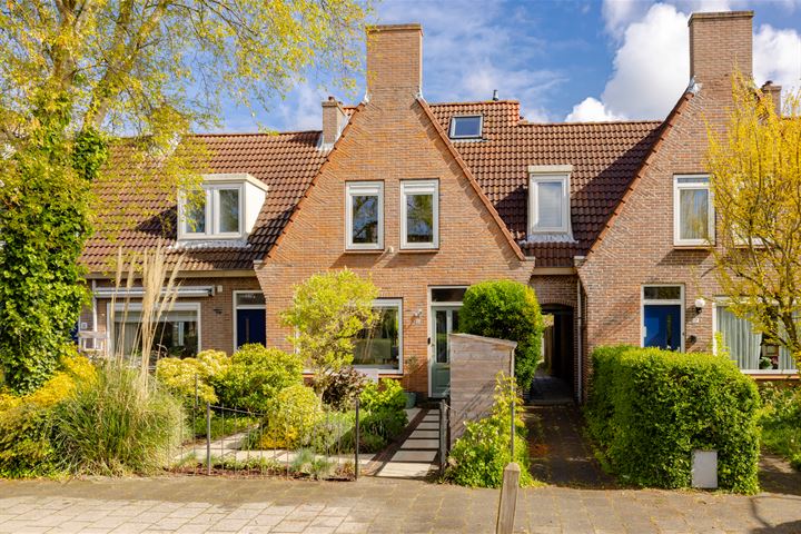 Bekijk foto 1 van Van Baerlestraat 15