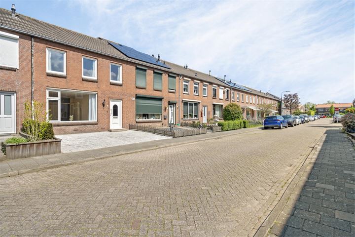 Bekijk foto 2 van Prinses Marijkestraat 47