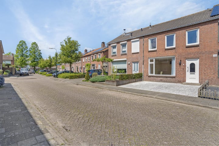 Bekijk foto 3 van Prinses Marijkestraat 47