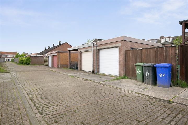 Bekijk foto 39 van Spoorstraat 67