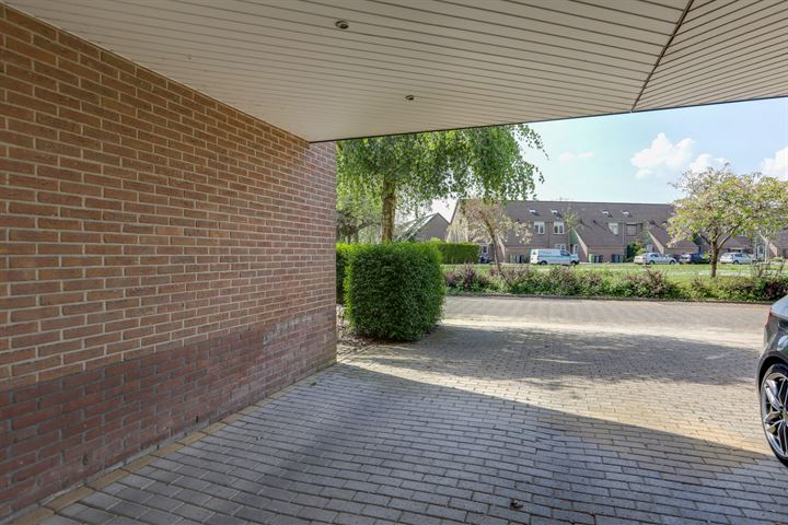 Bekijk foto 46 van van der Goesstraat 53