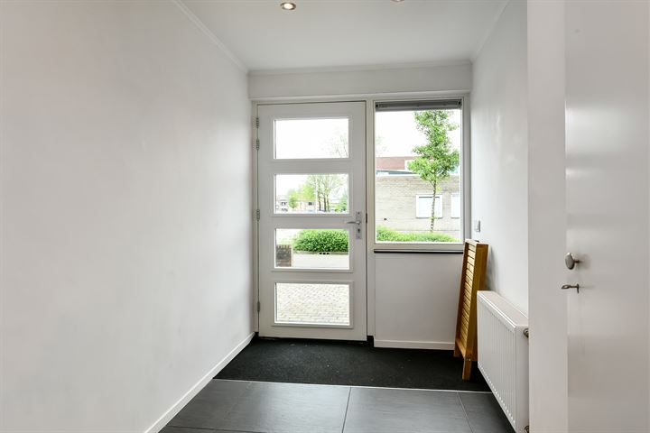 View photo 5 of Meidoornstraat 17