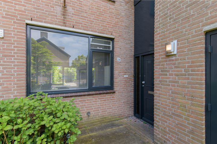 Bekijk foto 2 van Neubourgstraat 24