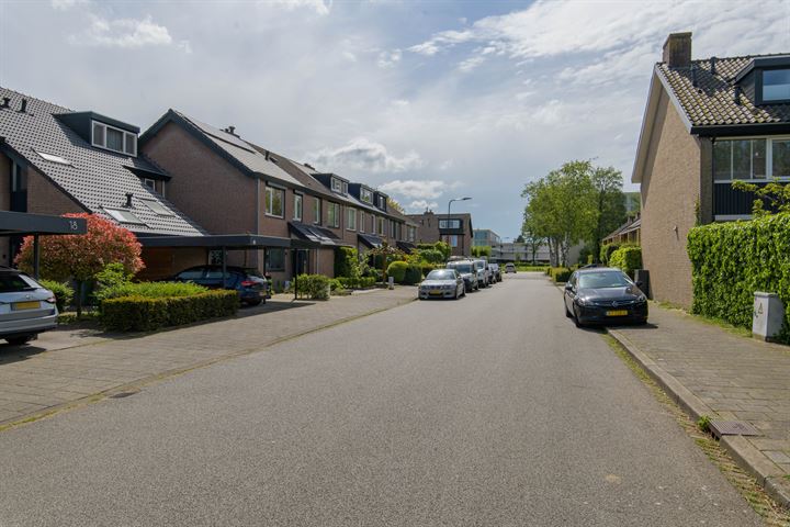 Bekijk foto 42 van Neubourgstraat 24