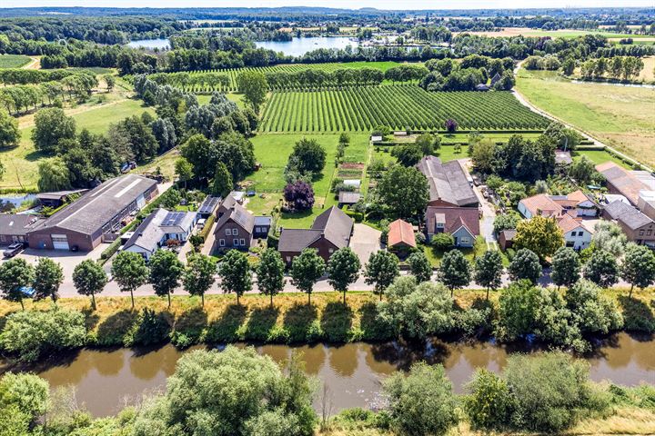 Bekijk foto 2 van Tussen de Bruggen 18