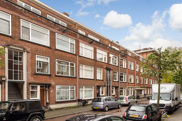 Bekijk foto 2 van Bisschopstraat 30-A