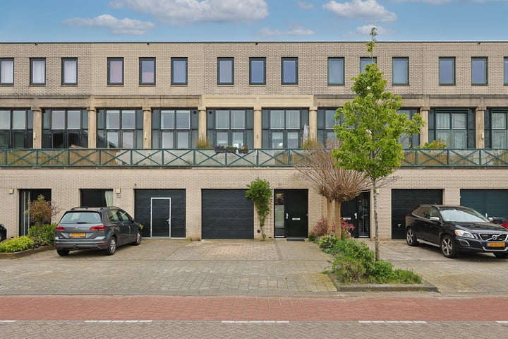 View photo 41 of Leopoldstraat 80