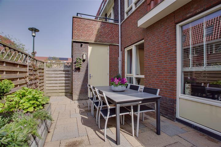 Bekijk foto 18 van Tieratesstraat 1