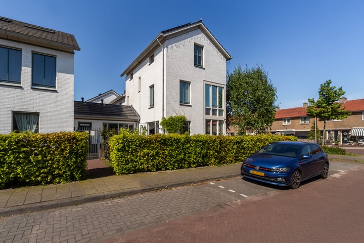 Bekijk foto 4 van Cornelis van den Bergstraat 14