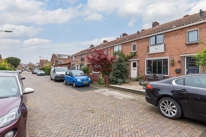 Bekijk foto 32 van Verhulststraat 17