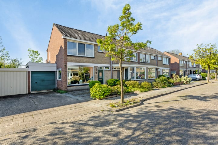 Bekijk foto 1 van Dibbitsstraat 5