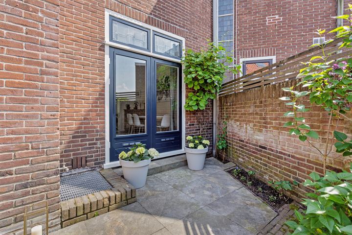 Bekijk foto 17 van van Beethovenstraat 10