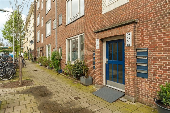 Bekijk foto 19 van Ben Viljoenstraat 49