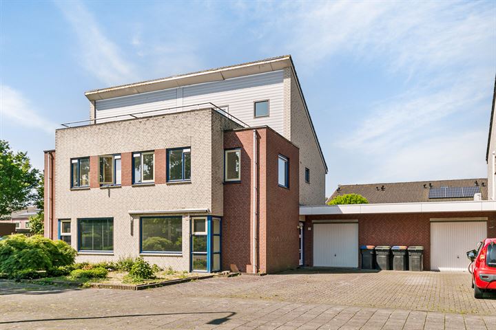 Bekijk foto 1 van Oudenboschstraat 29